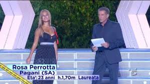 Mio figlio collassato, la notte più brutta della mia vita. Rosa Perrotta Da Studentessa A Velina Di Striscia La Notizia