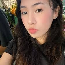 Claire Ivy's Instagram, Twitter & Facebook