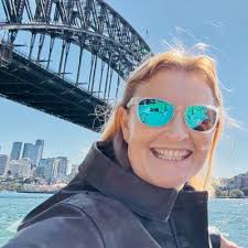 Earth "breathing"... Mesmerizing waves of the tall green grass, How does it  feel to the cows... 🐄 🐄 :) Bologna