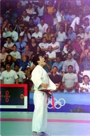 Explains how to execute waza, and the circulation of renzoku (continuous) waza in details with ai yotsu, kenka yotsu formation. 67greuhkerwynm