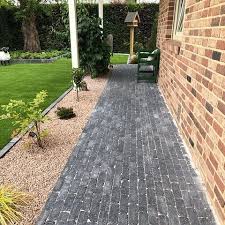 Starke Steine Aus Holdorf Mit Dem Gerwing Gestaltungpflaster Corda Antik Setzen Sie Besonders Rustikale Akze Aussenbrunnen Terrassen Ideen Gartengestaltung