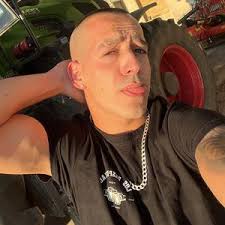 Angel Raso chaves (@angelraso)