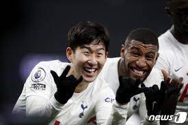 토트넘(9승3무5패·승점 30)은 웨스트햄(승점 31)에 밀려 5위에서 6위로 밀려났다. ì†í¥ë¯¼ 4ê²½ê¸° ì—°ì†ê³¨ ì‹œì¦Œ 8í˜¸ í† íŠ¸ë„˜ íŒ°ë¦¬ìŠ¤ì— 3 0 ì™„ìŠ¹ ì¢…í•© ë¨¸ë‹ˆs