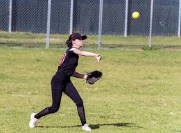 Jun 16, 2021 · aunque todavía no se sabe cuándo reanudará el deporte en agua dulce, el softbol de jubilados mas de 62 años no ha bajado la guardia y continúa haciendo el llamado a clubes para su nueva temporada. 20 302 Softbol Imagenes Y Fotos 123rf