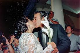 Maybe you would like to learn more about one of these? Tolhs Boskopoylos Oi 8yellwdeis Erwtes Poy Ton Shmadepsan Apo Th Laskarh Sth Marinella Kai Thn Antzela Gkerekoy Video To Pontiki