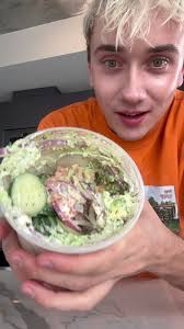 Logan Salmon's Instagram, Twitter & Facebook