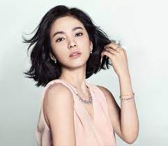 For 2020, beauty insider has rounded up the best korean short hairstyle trends as seen on our favourite korean celebrities. 2020 Korean Short Hairstyle Inspirations As Seen On Korean Celebrities
