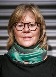 Zwangsadoption DDR: Ihr wurde gesagt ihr Sohn sei tot. Heute weiß sie: Er  lebt