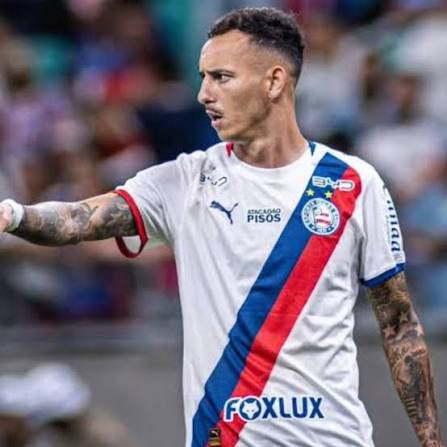 🚨 S&atilde;o Paulo atravessa o Internacional e acerta a contrata&ccedil;&atilde;o do lateral- esquerdo Iago Borduchi, do Bahia, por empr&eacute;stimo. O jogador estava apalavrado com o clube ga&uacute;cho, mas voltou atr&aacute;s. 🗞️ Vagner Martins