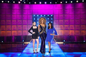 Join rupaul, the most famous drag queen in the world, as the host, mentor and inspiration on rupaul's drag race, the ultimate in drag queen competitions. Kate Upton Works The Runway Tonight On Rupaul S Drag Race Midland Reporter Telegram