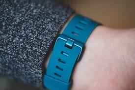 We would like to show you a description here but the site won't allow us. Fitbit Versa Greeen
