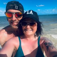 Ferry staff shows leadership during chaos