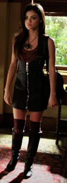 Aria Montgomery S Black Zippered Dress From Pretty Little Liars Someone Pleas Pretty Little Liars Fashion Pretty Little Liars Outfits Pretty Little Liars Aria