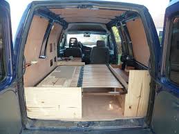 Https S Media Cache Ak0 Pinimg Com 736x 67 Ea 58 67ea5846696c21fc70bea3f4bd94cc70 Jpg Petit Fourgon Amenage Fourgon Camping Car Amenagement Camionnette