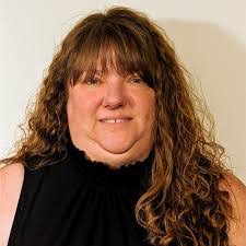 Kari Burdick's Instagram, Twitter & Facebook