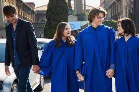 Para aproveitar ao máximo o último verão antes da faculdade, elle faz uma lista de coisas que ela ainda quer fazer e pensa no futuro com noah e lee. The Kissing Booth 3 Is Officially Happening And Has Already Been Filmed Kissing Booth Beautiful Girl Photo Favorite Movies