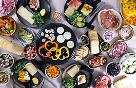 Raclette Party Des Idees Gourmandes Autour Du Fromage Fondu Recette Soiree Raclette Recette Gourmands