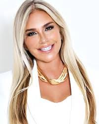 Cindy Suarez's Instagram, Twitter & Facebook