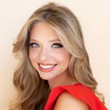 Stephanie Goad's Instagram, Twitter & Facebook