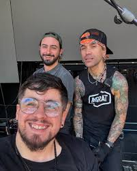 Hoy inicia una gira que pinta para ser de las mejores de mi carrera.  #losestadiosmorat