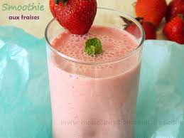 Smoothie Fraises Et Lait De Coco Le Blog Cuisine De Samar Recette Smoothie Fraise Smoothie Recette Lait De Coco