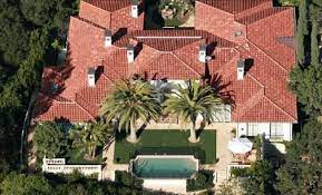 Victoria And David Beckham S House In Los Angeles Victoria Och David Beckham Are The Proud Owners Of Several Properties Celebrity Houses Fancy Houses Mansions
