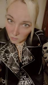 Tiny ghosts for dollhouse halloween decor