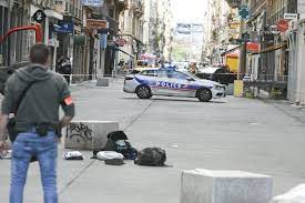 Un chauffard cible et blesse quatre policiers à lyon la veille de la mobilisation des forces de l'ordre. Rhone Ces Faits Divers Qui Ont Marque Lyon Et Ses Environs En 2019
