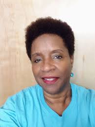 Happy Fri-Yayyyy!!!!!! Woke up! Washed my hair. Styled it with PHC. Then  out the door. Never, ever did I think that a wash n go would be this  simple. Need a laugh?