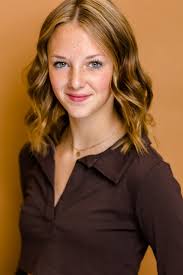 Summer Kenyon's Instagram, Twitter & Facebook