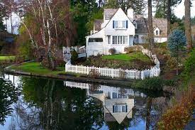 Maybe you would like to learn more about one of these? Homes For Sale In Lake Oswego Lake House Cottage Homes Lake Cottage