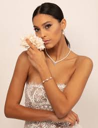 Ecco dieci modi per risparmiare sui gioielli da. Collezione Sposa Coscia Gioielli