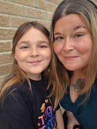 Can someone edit my daughter's eyes in a photo?