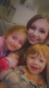 Introduction to a novice crocheter in a crocheting and knitting community