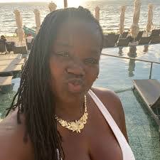 Tami Herrmann's Instagram, Twitter & Facebook