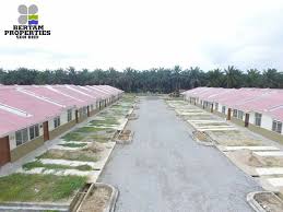 Kerajaan pulau pinang telah menubuhkan satu jawatankuasa khas bagi meneliti perancangan untuk membeli semula rumah kos rendah dan sederhana rendah yang pemiliknya telah berjaya menaik taraf status sosioekonomi mereka. Mytasek Gelugor Rumah Kos Rendah Di Kepala Batas Facebook