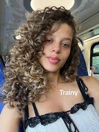 Zaar Goedemans Curly by Laura