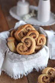 Hefe Zimt Herzen Mit Nussfullung Cinnamon Nut Heart Rolls Lebensmittel Essen Einfacher Nachtisch Happchen