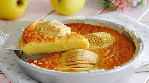 Clafoutis Aux Pommes Singulier Et Delicieux Recettes Faciles Recette En 2020 Clafoutis Aux Pommes Recette Clafoutis Recette Facile