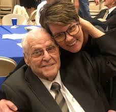 Laurie Harmon's Instagram, Twitter & Facebook