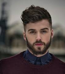 Les coupe trop élaborées qu'on ne voit que dans les magazines de coiffure et qui dénote une. Coupe Hipster Le Style Pompadour Et Autres Tendances En 50 Idees Archzine Fr