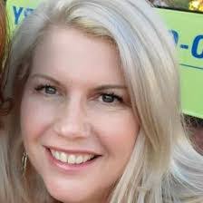 Lee Renee's Instagram, Twitter & Facebook