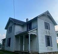 What would a yellow paint color look like on a 1903 old farm ...