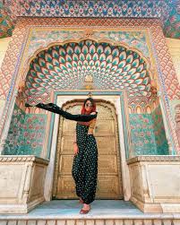 What To Wear In Rajasthan Women Travel Outfits For Rajasthan How To Look Good In Travel Photos Clothes To Wear Travel Outfit Jaipur Travel City Palace Jaipur