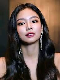 You will get to see wigs in a wide range of prices and can get the ones you like. Jennie In Wavy Black Hair Holds The Blackpink Updates Facebook