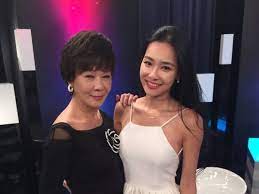 Jun 22, 2021 · 王思佳解釋，原本直播主題是要兩人pk，沒有說是跟薔薔pk，畢竟很少女星能穿得比她誇張，並自嘲懷孕肚子已經很大了，所以「胸以下都是腿. çŽ‹æ€ä½³ è€å…¬å…¨ç¨‹åœ¨å ´ å¸ƒè˜­å¦®æ²‰é»˜1å¤©é‚„åŽŸä¼'æ¯å®¤çœŸç›¸ Ettodayæ˜Ÿå…‰é›² Ettodayæ–°èžé›²