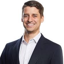 Ryan Bash's Instagram, Twitter & Facebook