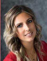 Sonja Halstead's Instagram, Twitter & Facebook