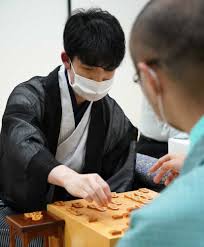 He is the youngest person to be awarded professional status by the japan shogi association and one of only five players to become. è—¤äº•è¡å¤ªä¸ƒæ®µ æœ€å¹´å°'ã‚¿ã‚¤ãƒˆãƒ«ç²å¾— æ£‹è–æˆ¦ç¬¬4å±€ã§æ¸¡è¾ºæ£‹è–ä¸‹ã™ ã‚¹ãƒãƒ‹ãƒ Sponichi Annex èŠ¸èƒ½