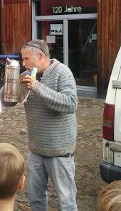 Öffnungszeiten von kiek inn ferienwohnungen in leeg land 8, 26524, hage deutschland inklusive kontaktdaten wie adresse, telefonnummer, webseite, anfahrtsplan u.a. Stadtbibliothek Perleberg Kiek Mal Inn Zu Kaffee Und Was Brummt Denn Da In Der Prignitz